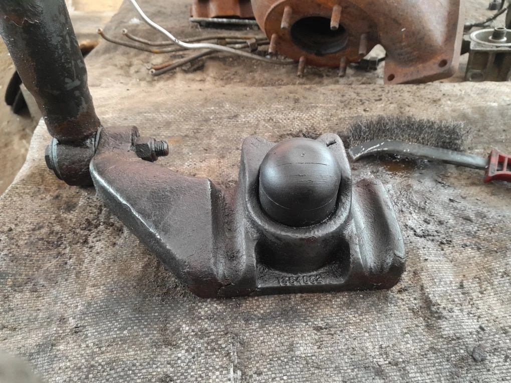 Кронштейн или опора амортизатора скания 5R